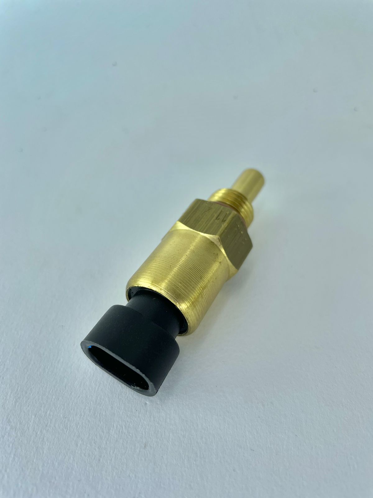Z4572 - SENSOR TEMPERATURA JOHN DEERE: RE48419/RE52722/RE62471/RE62474 